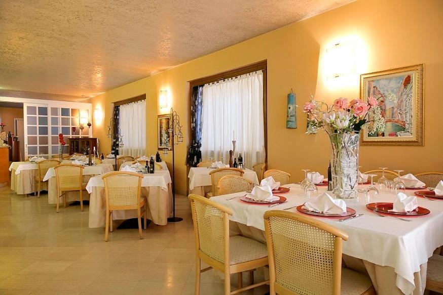 Hotel Ristorante Miralago Garda  Kültér fotó